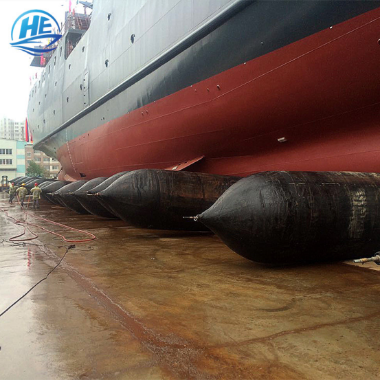 3つを進水させる船積みのための高圧黒い海洋のゴム製 エアバッグ