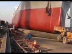 船は進水し、出航しました