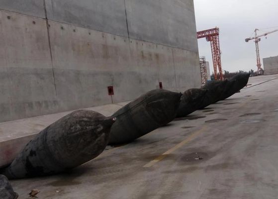 品質 1.0 x 15人の海兵隊員の進水のエアバッグの海難救助のポンツーンのゴム製 エアバッグ 工場