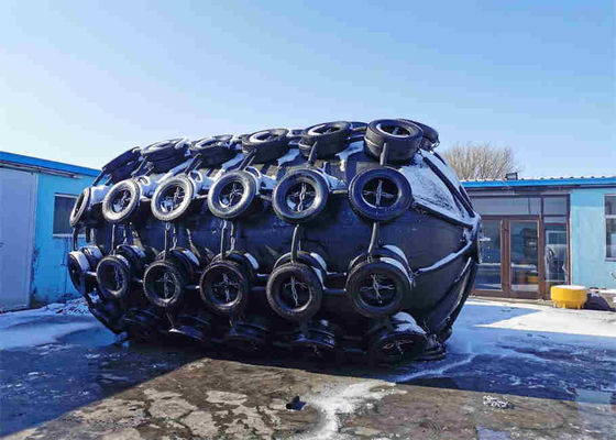 品質 鎖およびタイヤの網が付いている海上膨脹可能な空気のゴム製 フェンダー 工場