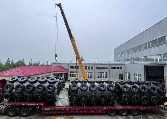 品質 鎖のタイヤの黒のエヴァの固体フェンダーが付いているエヴァの浮遊泡が充填されたフェンダー 工場