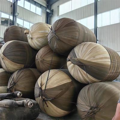 品質 ブラック 2000×4000mm パネウマティックゴムフェンダー チェーンとタイヤネット 50kpa ボート用 工場