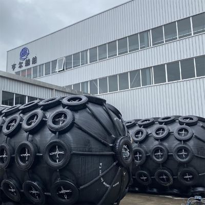 品質 Two-year Warranty Pneumatic Rubber Fender 2.5*5.5M For Vessel Berthing 工場