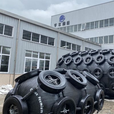 品質 Customized Pneumatic Rubber Fender with ISO17357 Compliance and 24 Months Shelf Life for Ship-to-Ship Applications 工場