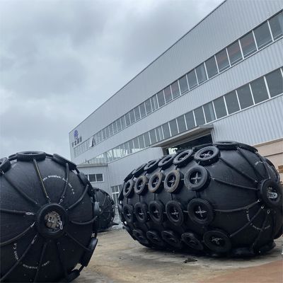 品質 Two-year Warranty Pneumatic Rubber Fender 2.5*5.5M For Vessel Berthing 工場