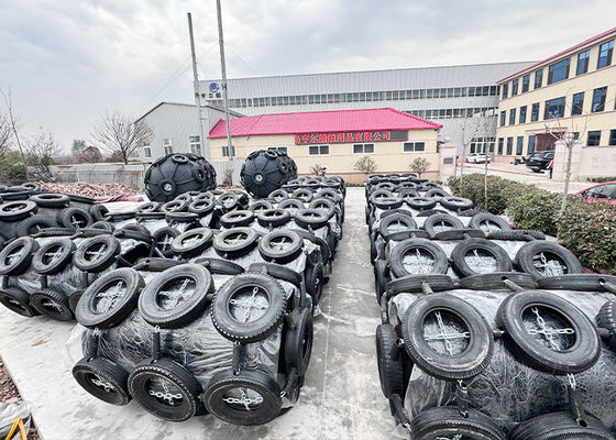 品質 ポリウレタン 円筒型 熱浸し 熱電圧 フランジ 浮き泡フェンダー 工場