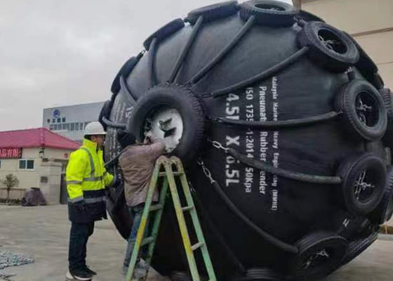 品質 SGS証明書 50Kpa 80Kpa ヨコハマ型ゴム式気圧フェンダー 工場