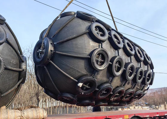 品質 6 to 12 Years Design Life Pneumatic Marine Fender with 50kPa/80kPa Working Pressure for Ship-to-ship and Ship-to-dock Protection 工場