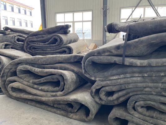 品質 ナイルンゴム内部の素材で滑らかな安全船打ち上げ海上エアバッグ 長さ5m-24m 工場