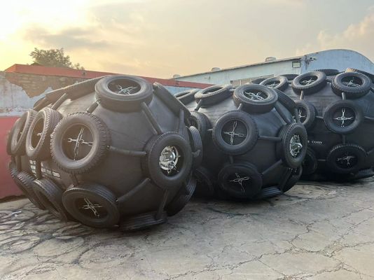 品質 質の高いSTS 50Kpa 黒色 パネウマティックゴムフェンダー ヨコハマ型フェンダー 工場