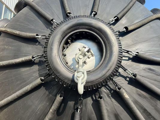 品質 完全に包装されたポート 耐気ゴムフェンダー 横浜 船舶用 工場