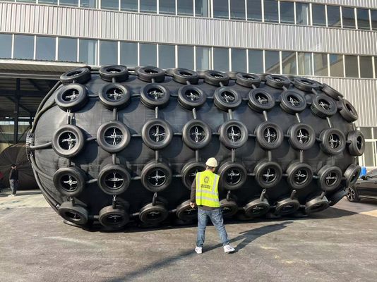 品質 パーソナライズド パネウマティックゴムフェンダー 初期内圧 50Kpa 工場