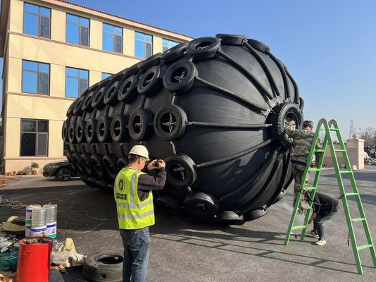 品質 海上ゴムフェンダー 完全に包まれた技術 非常に耐久性 工場