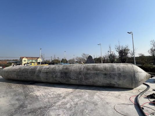 品質 黒色重用海上用充気エアバッグ 圧力範囲0.2-0.4Mpa 工場