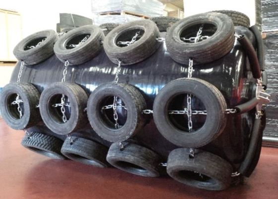 品質 ISO 17357 Certified EVA Foam Filled Fender with Customizable Density 70-110kg/m³ and 0.5m-4.8m Diameter for Marine Use 工場