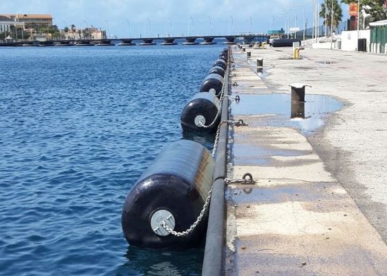 品質 ISO 17357 Certified EVA Foam Filled Fender with Customizable Density 70-110kg/m³ and 0.5m-4.8m Diameter for Marine Use 工場