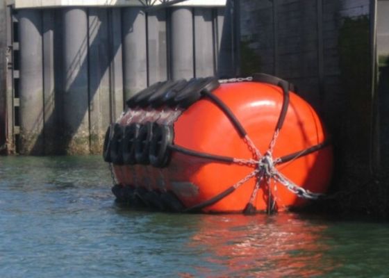 品質 ISO 17357 Certified EVA Foam Filled Fender with Customizable Density 70-110kg/m³ and 0.5m-4.8m Diameter for Marine Use 工場