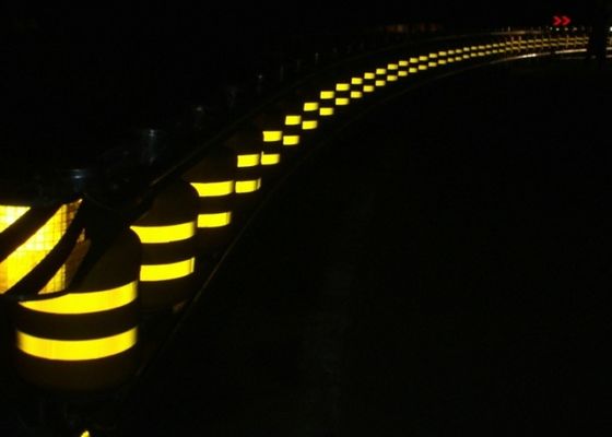 品質 PUの泡/事故を起こしがちな道のためのエヴァの交通安全のローラーの障壁のハイウェーのローラーの障壁 工場