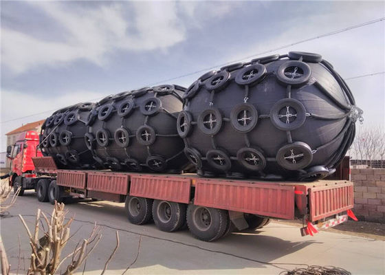 品質 造船所のためのQ235によって電流を通されるフランジの膨脹可能なボートのフェンダーの高い耐久性 工場