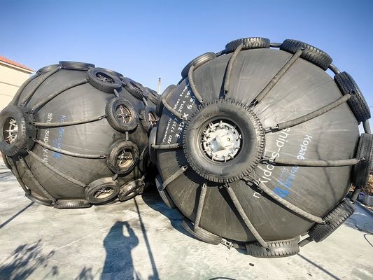 品質 船舶の泊まり 防弾ゴムフェンダー シンプルブラック 工場