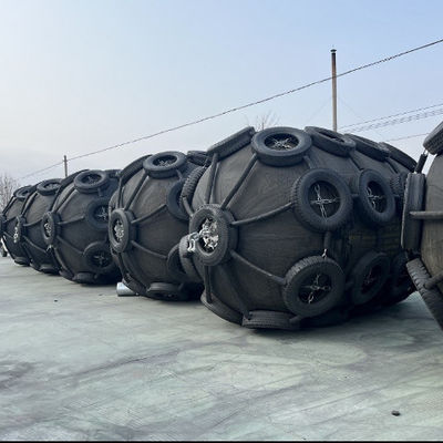 品質 ISO 17357 Certified Natural Rubber Pneumatic Fender with 50Kpa Working Pressure for Marine Safety 工場