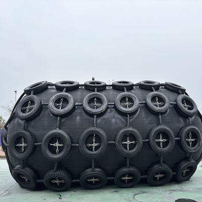 品質 50kPa Pneumatic Marine Fender Yokohama Fender for Ship-to-ship with 6-10 Years Lifespan 工場