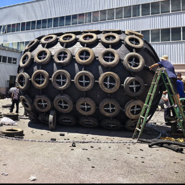 品質 海洋救命ボートヨット空気圧ゴムフェンダー 工場