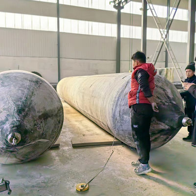品質 ヘンガーマリンゴムエアバッグ、重量物吊り上げ・進水用、耐久性天然ゴム製 工場