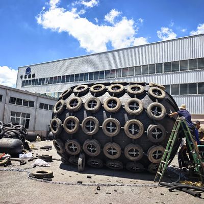 品質 ISO17357 海事衝突保護用空気式ゴムフェンダー 工場