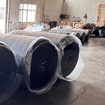 品質 High Elasticity Anti-Leakage Aging Resistance Foam Filled Fender EVA Solid Fender Customized for Marine Applications 工場