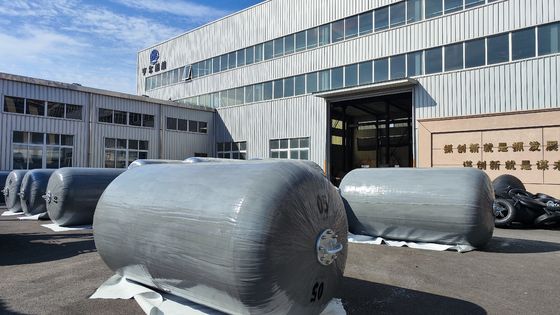 品質 優れた性能とカラフルな特徴を備えた、発泡充填フェンダー、溶融亜鉛メッキチェーン付き 工場