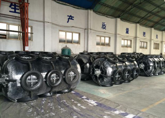 品質 よい反衝突の性能の容易な取付けが付いている泡が充填された海洋ドーナツ フェンダー 工場