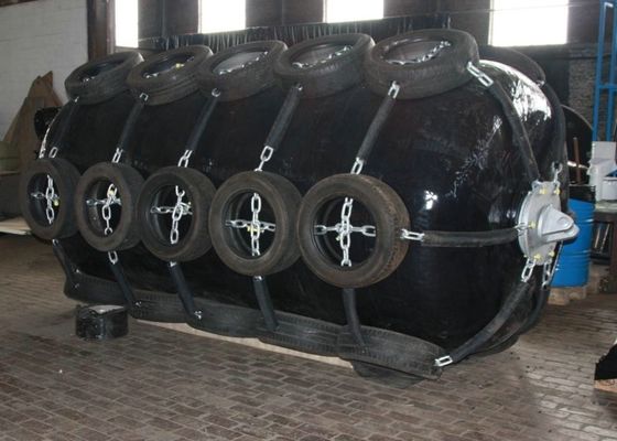 品質 4000MM 1110KNポリウレタン エヴァの泡が充填された海洋のフェンダー 工場