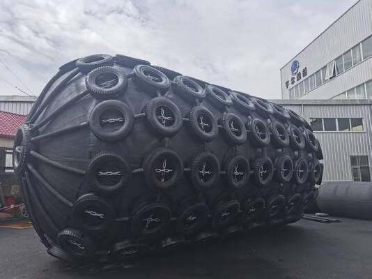 品質 High Strength Pneumatic Rubber Fender Inflatable Design for Large Tankers Bulk Carriers and Floating Marine Applications 工場