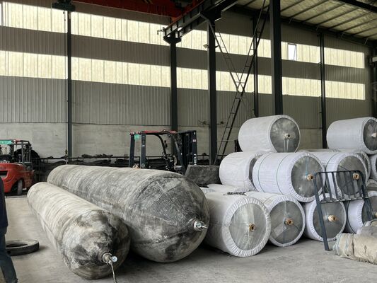 品質 Marine Rubber Airbag with High Grip Surface Pattern for Stable Shipyard Positioning in 0.8-3 M Diameter and 4-25 M Length 工場