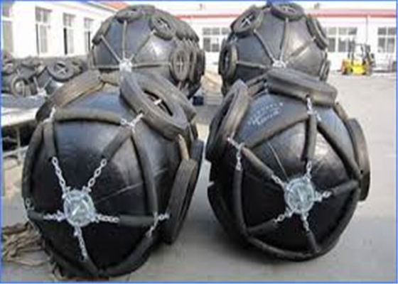 品質 1700X3000MMのチェーン タイヤ80Kpaの空気のゴム製 フェンダー 工場