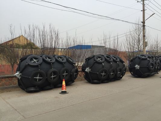 品質 空気の骨があるフェンダーを浮かべる50kpa 80kpa横浜のドックのゴム製 フェンダー 工場