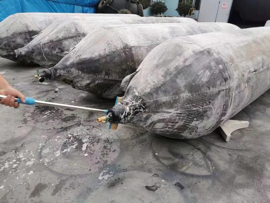 品質 海洋の重い持ち上がるエアバッグはドック進水の持ち上がる船および海洋のエアバッグを乾燥する 工場