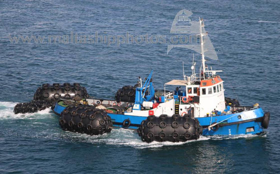 品質 50kpa船の停泊のための海底吊り鎖のタイプ フェンダーの横浜空気のゴム製 フェンダー 工場