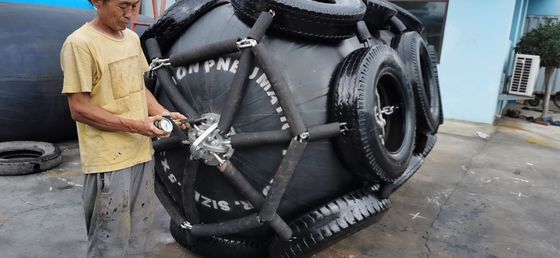 品質 横浜タイプ海兵隊員のゴム製 フェンダー海洋桟橋のフェンダー0.5m-3.3mの直径 工場