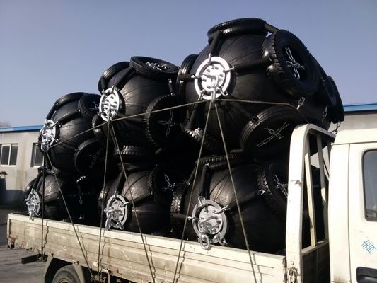品質 空気のゴム製 フェンダーの空気の海洋のフェンダーdのタイプ フェンダーを浮かべるロープの網 工場