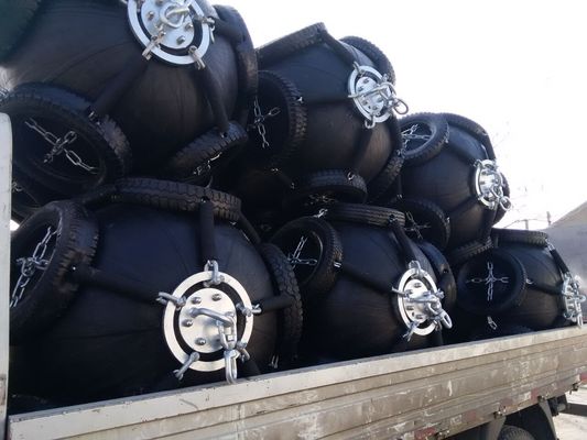 品質 空気のゴム製 フェンダーの空気の海洋のフェンダーdのタイプ フェンダーを浮かべるロープの網 工場