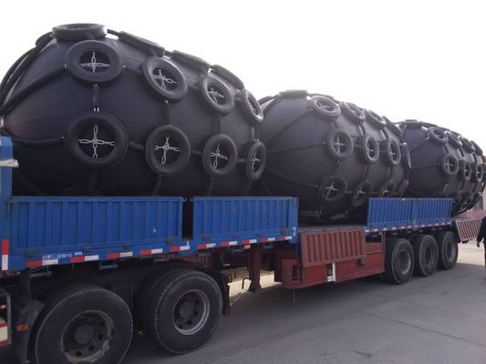 品質 空気のゴム製 フェンダーの空気の海洋のフェンダーdのタイプ フェンダーを浮かべるロープの網 工場