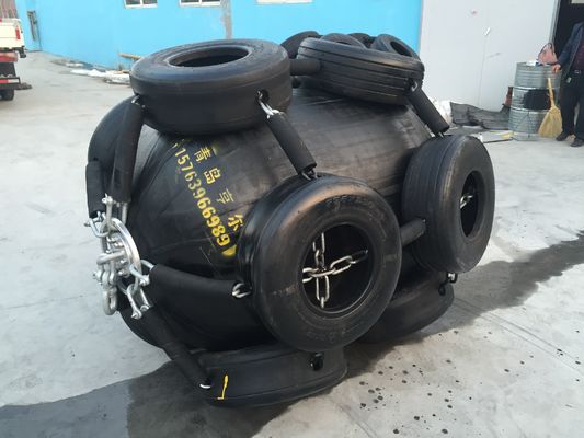 品質 ロープの純空気のボートのフェンダーの空気のゴム製 フェンダーが付いているゴム製 マット 工場