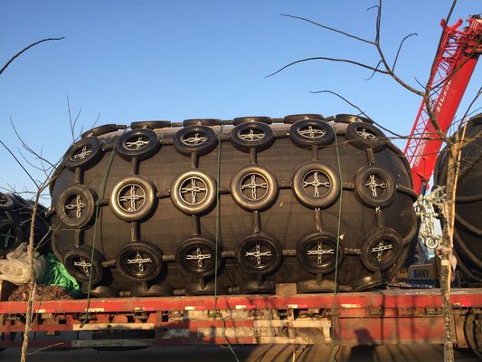 品質 ロープの純空気のボートのフェンダーの空気のゴム製 フェンダーが付いているゴム製 マット 工場