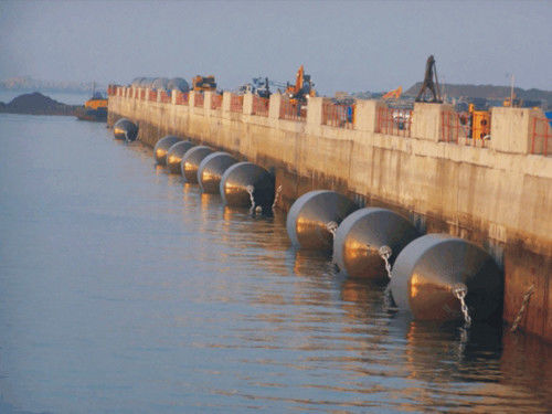 品質 Hot Dip Galvanized Foam Filled Fender with High Energy Absorption and Maintenance-free Design for Marine Vessel Protection 工場