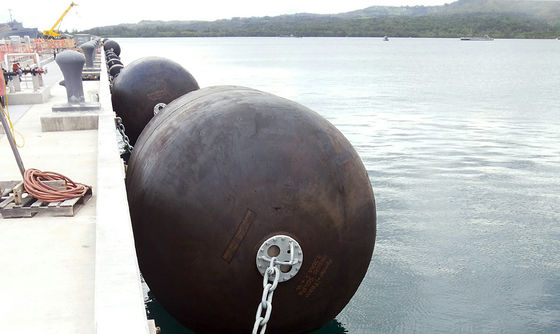 品質 D153横浜のゴム製 フェンダーの海兵隊員のゴム製 フェンダー システム 工場