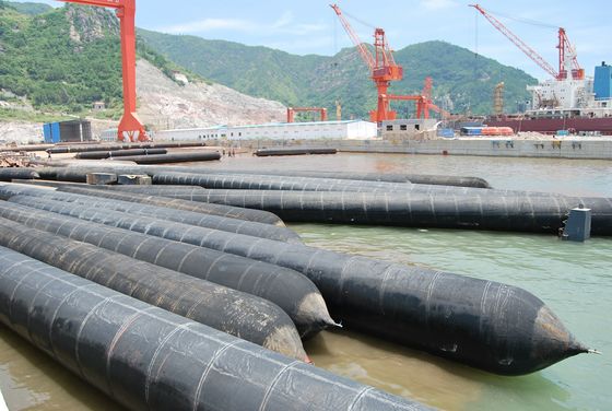 品質 カスタマイズ可能なサイズ4-14の層のボートの船の進水のエアバッグの海洋の船のエアバッグ 工場