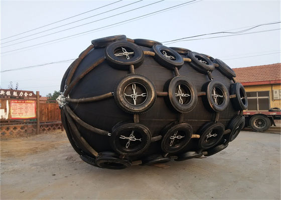 品質 飛行機のタイヤは純空気のゴム製 フェンダー50Kpa 80Kpaを鎖でつなぐ 工場