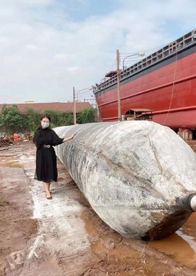 品質 海洋のエアバッグの膨脹可能な空気に重い持ち上がることを進水させるゴム製船 工場